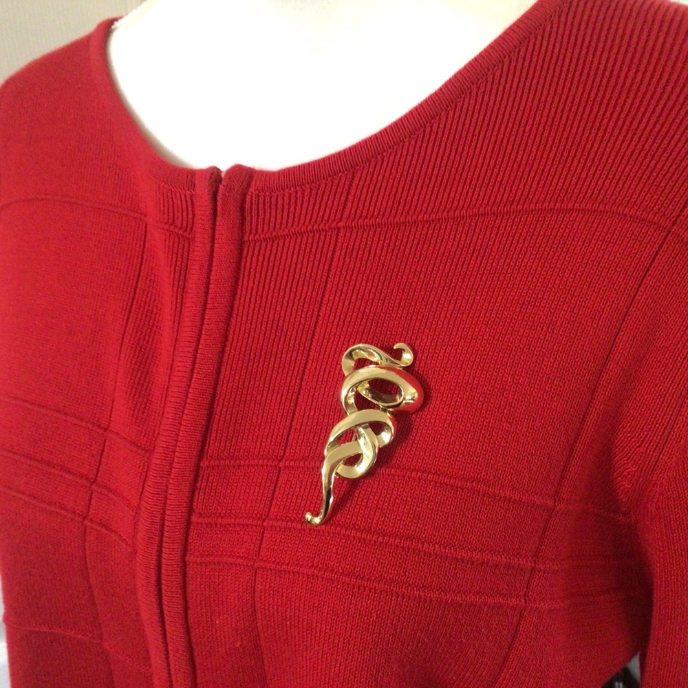 Bundle 2 for $10 Gold Tone Swirl Brooch